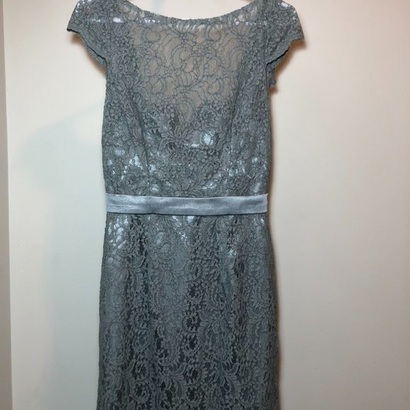 Size 6 Belsoie Grey Lace Short Sleeve Dress - Picture 12 of 14